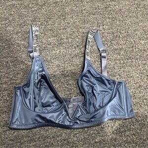 NEW: Shaping Victoria’s Secret Plunge Bra with Sequin Straps, size Large